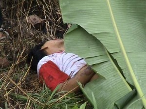 Mayat Berparas Ganteng Tergeletak Dipinggir Jalan